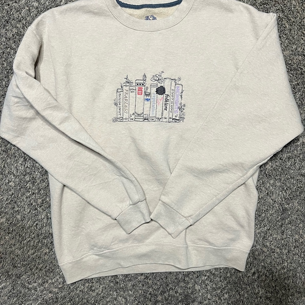Vintage Fruit of the Loom Cream Crewneck Sweater with Book Design